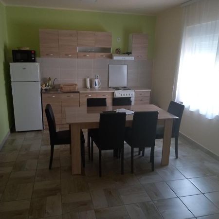 Pacir Apartman Fiva 아파트 외부 사진