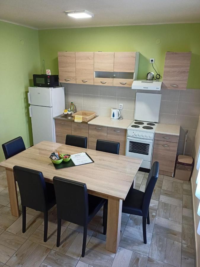 Pacir Apartman Fiva 아파트 외부 사진