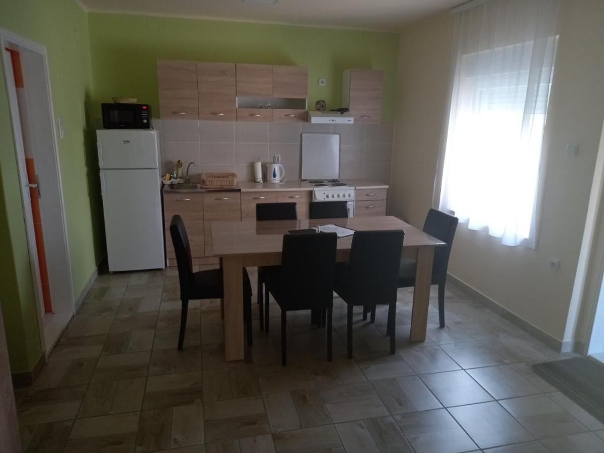 Pacir Apartman Fiva 아파트 외부 사진
